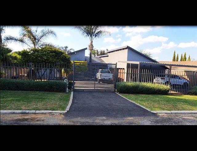 3 BEDROOM HOUSE FOR SALE IN BONAERO PARK